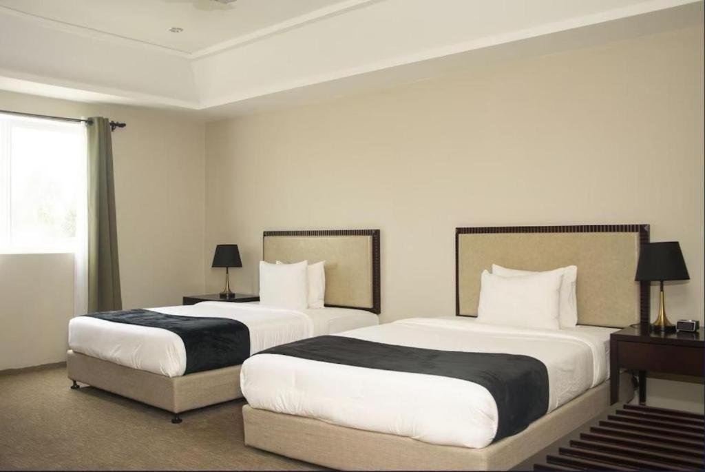 Royal Ambassador Hotel Harbel Luaran gambar